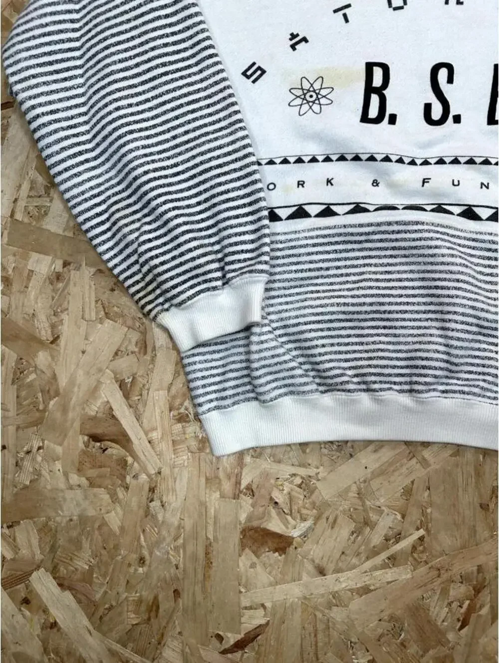 Vintage Saturdays BSB Sweatshirt Mens Medium White Striped Graphic Pullover